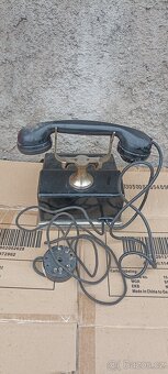 Starý telefon - 2