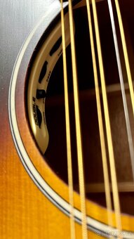 Dvanáctistrunná elektroakustická kytara J-45 - 2