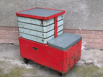 Prodám robustní dílenský vozík na nářadí. - 2