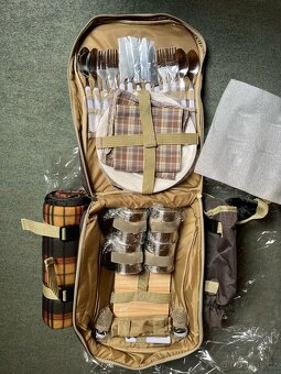 Piknikový batoh pro 4, nerez hrnky, nádobí plast, khaki - 2