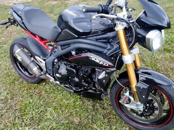Triumph speed triple R - 2