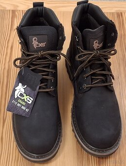 Nové pracovní boty. - 2