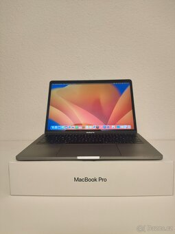 MacBook Pro 2017 | i5 • 8GB • 256GB SSD - 2