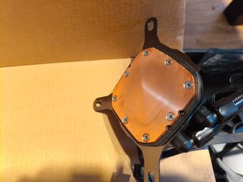 AIO vodník Corsair - 2