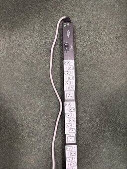 PDU lišta pro serverovou skříň - 2