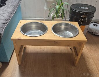 Stojan na misky pro psa - 2