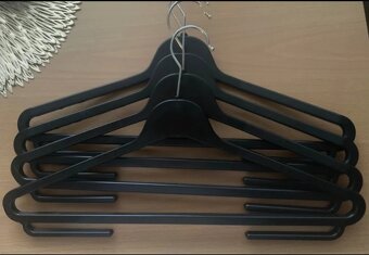 Nová kvalitní ramínka - 2