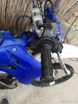 Yamaha WR 426f, 2003, jezdí, ale je spíše k opravě. - 2