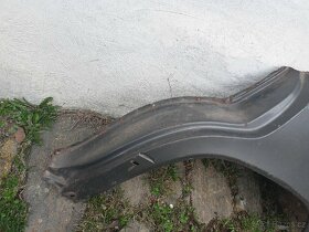LZ blatník Mercedes Benz W124 originál - 2