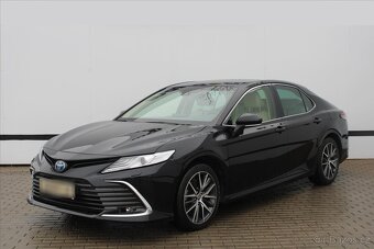 Toyota Camry 2.5 HYBRID EXECUTIVE 1.MAJ. ČR (2022) - 2