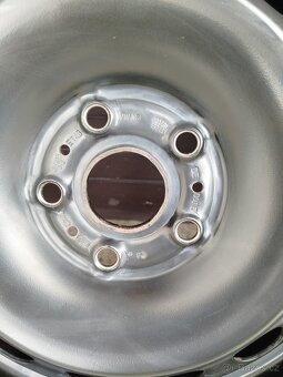Kola 205 55 16 plechové disky, zimní pneu - 2