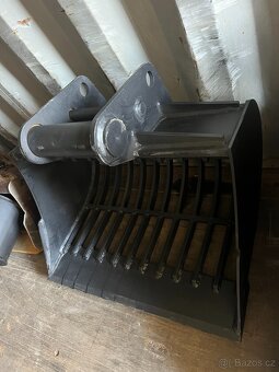 Prosévací lžíce na systém uchycení Terex Schaeff HR14 - 2
