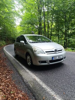 Toyota Corolla Verso,2.2D-4D 100Kw - 2