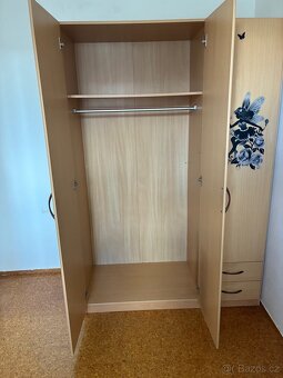 Šatní skříň - 2