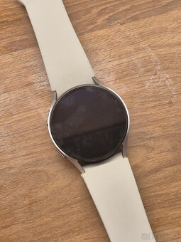 Samsung Galaxy Watch6 40 mm béžové - 2