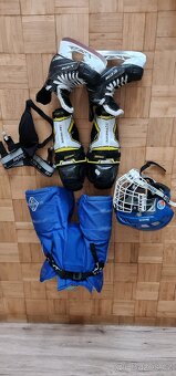 Prodám hokejová vystroj pro začatečnici 6-8 let. - 2