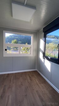 Prodejní/výdejní stánek PMP-K o rozměru 2,4 x 2,4 m - 2