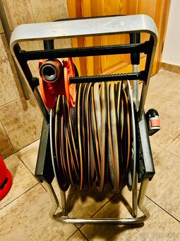 Gardena kovový vozík na hadici AquaRoll M + 50m hadice - 2