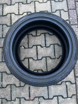 Zimí pneu 245/40 R 19 - 2