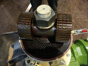 Peletovací lis 22 kW - 2