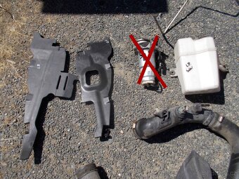 Díly Rav4 2.2D 130kw 06-10 č.1 - 2