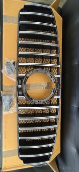 Mercedes benz GlC přední maska AMG - 2