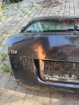 Octavia 2 Víko kufru - 2