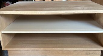 Kancelářské stoly s židlemi + konferenční stůl - 2