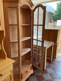 Vitrína borovice - 2
