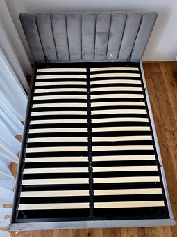 Postel polstrovaná 140 x 200 - 2