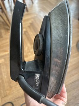 Stará žehlička Topaz Automatic - 2