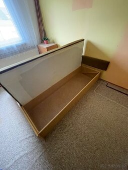Prodám 2 postele s úložným prostorem - 2