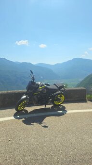 Yamaha mt 09 - 2