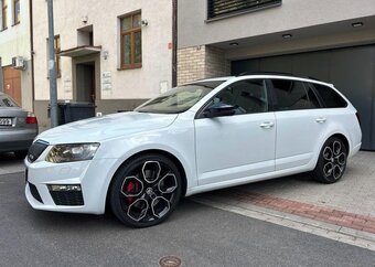 Škoda Octavia, 2.0TSi RS ČR - 2