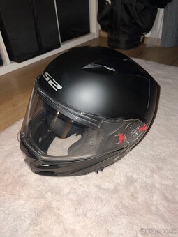 Helma na motorku LS2 - 2