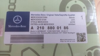 Nový znak na kapotu Mercedes - 2