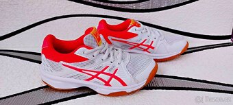 DÍVČÍ SÁLOVÉ BOTASKY - ASICS - vel. 30,5 - 2