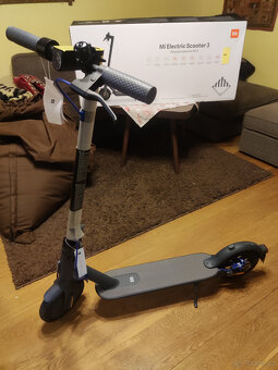 Koloběžka Mi Electric Scooter 3 - 2