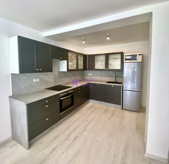 Prodej domu, 154 m², 294 m² pozemek - 2