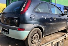 Opel Corsa C světlo zrcátko dveře kapota nárazník - 2