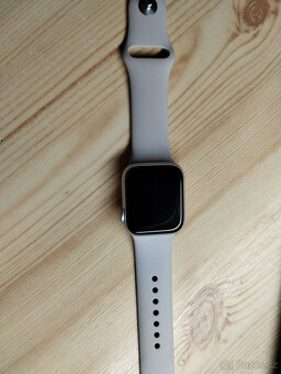 Prodám Apple Watch 2 SE včetně příslušenství - 2