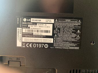 LG 32 SMART TV - 2