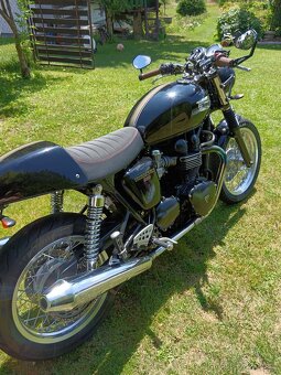 Triumph Thruxton 900 - 2
