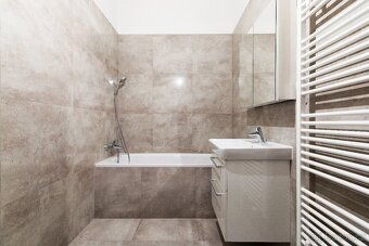 OBKLADAČ RAKOUSKO PRACE DO KONCE ROKU - 2