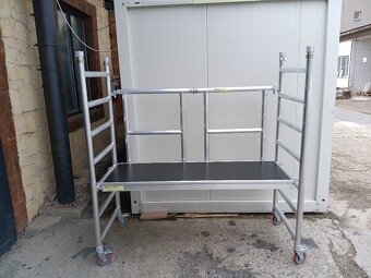 Pojízdné interiérové lešení - skládací rám - 2