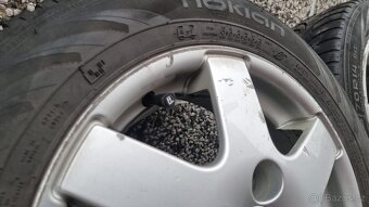 Kola Toyota + zimní pneu 165/70r14 - 2