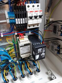Elektrorozvaděč IP65 s PLC Unitronics V120 - 2