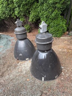 Staré tovární lampy - 2