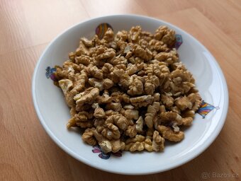 Vlašské ořechy loupané - 2