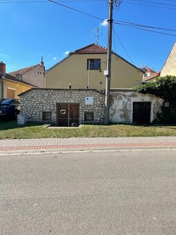 RD 5+1 Rakvice, CP 439 m2, sklep, dvůr - 2